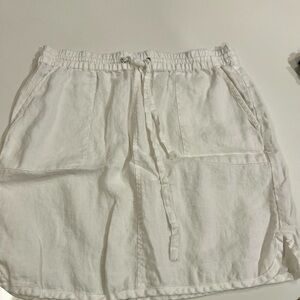 Ladies Lord and Taylor white linen preppy summer classic skirt med petite mini